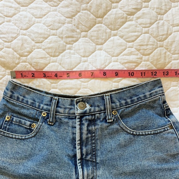 Vintage high rise jean shorts - Picture 5 of 8